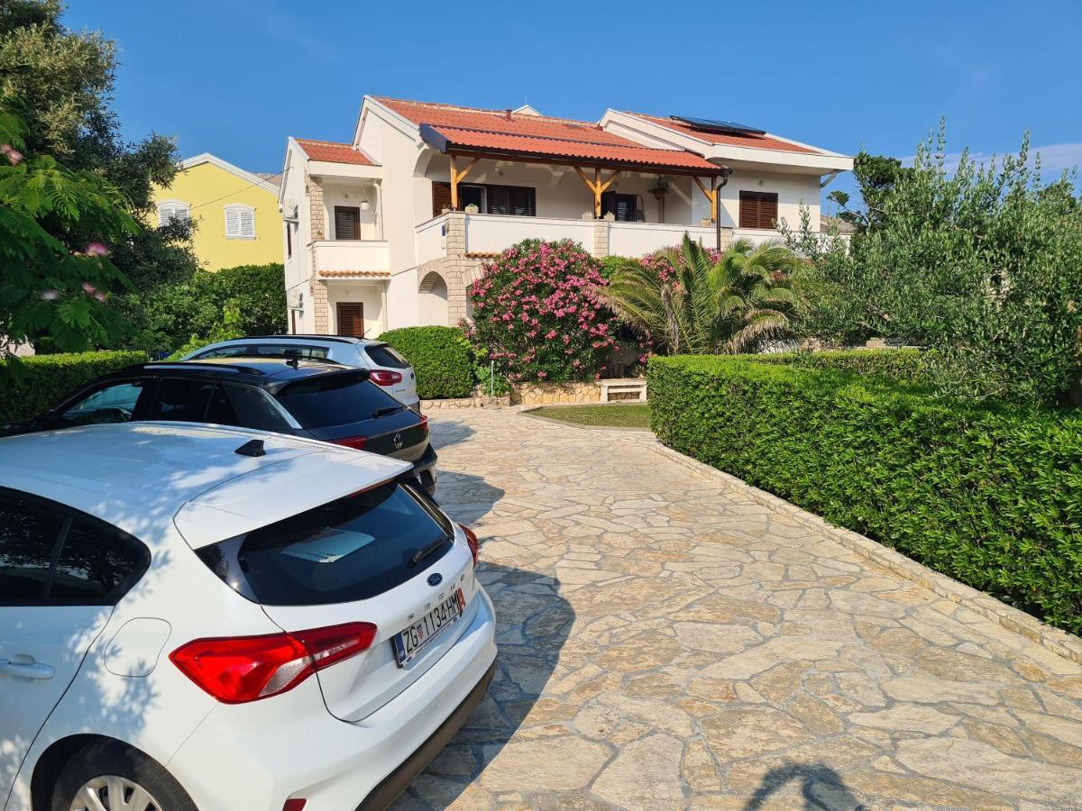 Apartments Ivo Pag Town Exterior photo